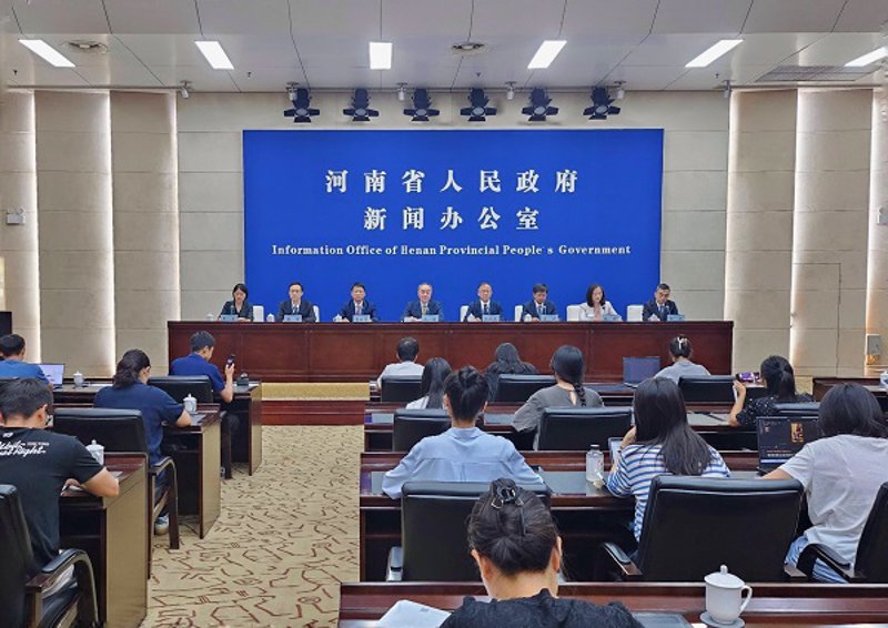 未来五年，中国将如何推进数字化改革？科技与政务的融合趋势如何演变？政府工作报告中提出的“数字政府”战略背后有何深意？让我们从几个关键领域一探究竟。
